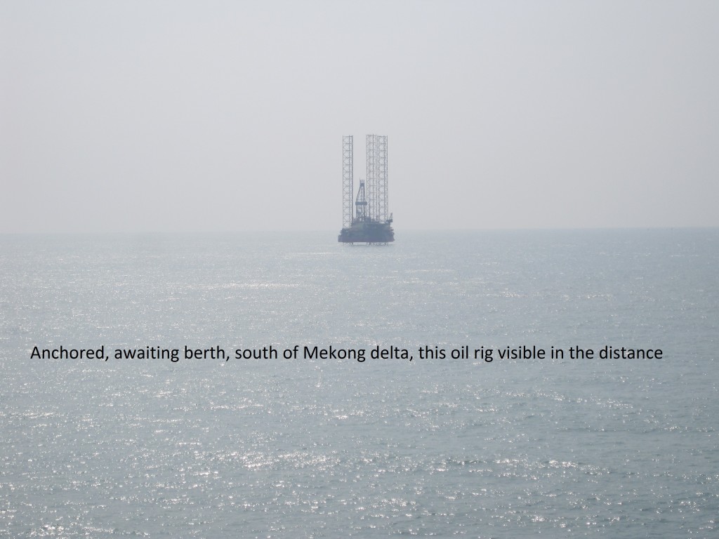 035 Oil rig south of Mekong